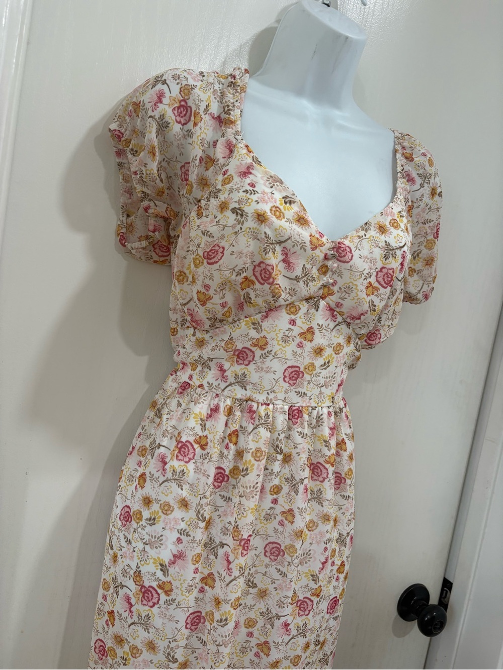 Cottagecore peasant Floral Puff-Sleeve Midi Dress in Cream pink and yellow - Picture 5 of 10